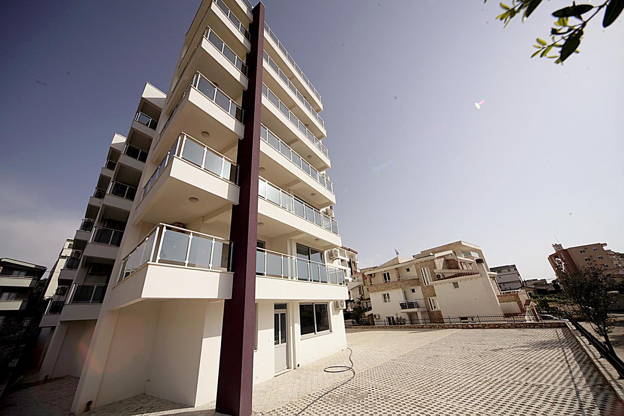 Sea Star Apartment Dobra Voda Ngoại thất bức ảnh