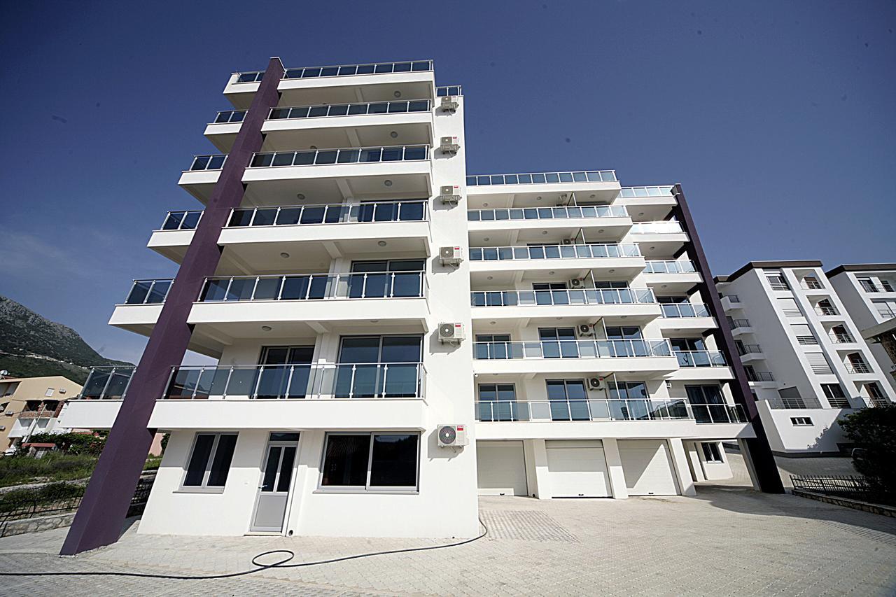 Sea Star Apartment Dobra Voda Ngoại thất bức ảnh