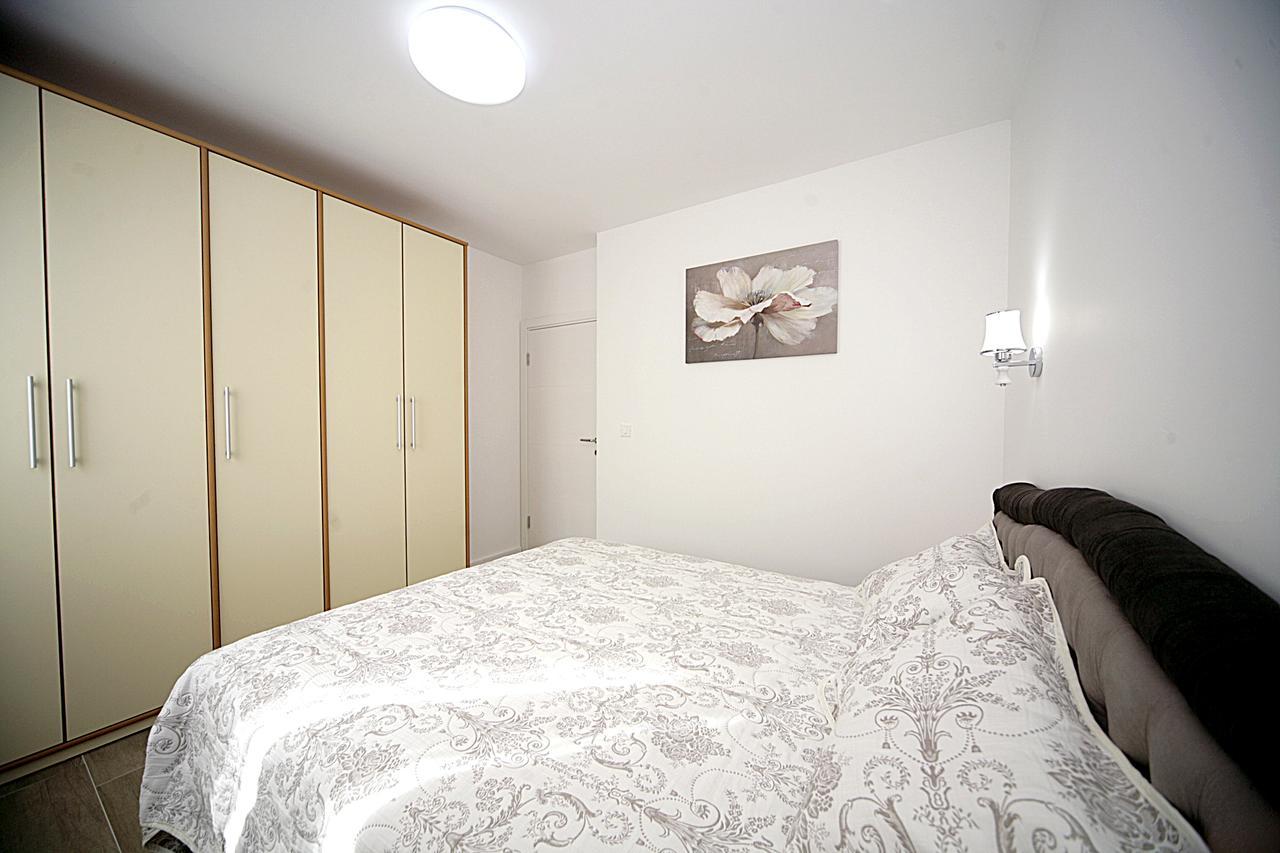 Sea Star Apartment Dobra Voda Ngoại thất bức ảnh