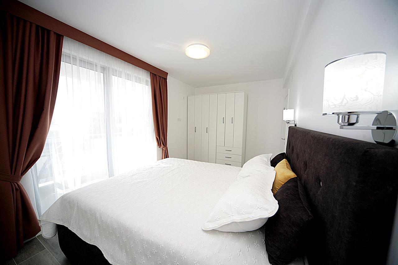 Sea Star Apartment Dobra Voda Ngoại thất bức ảnh