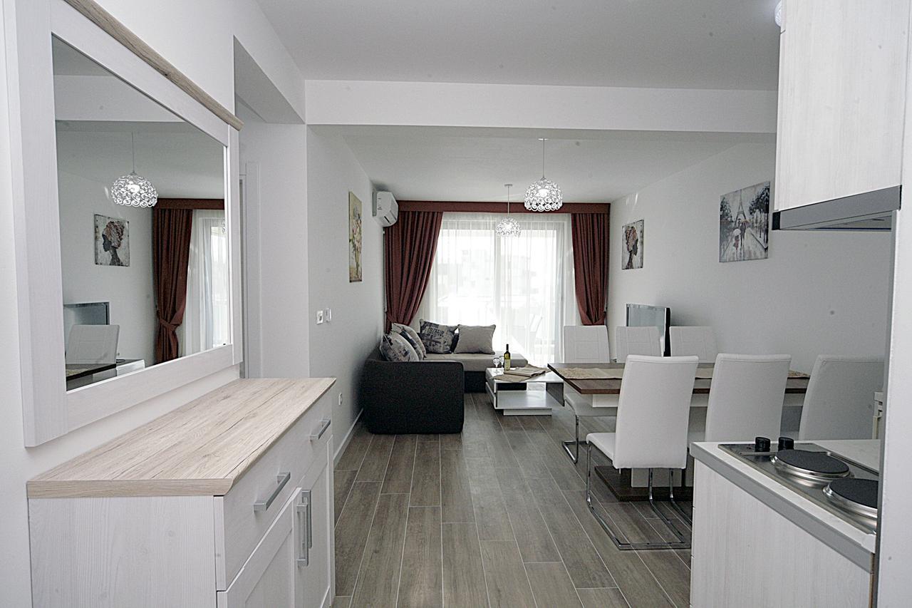Sea Star Apartment Dobra Voda Ngoại thất bức ảnh