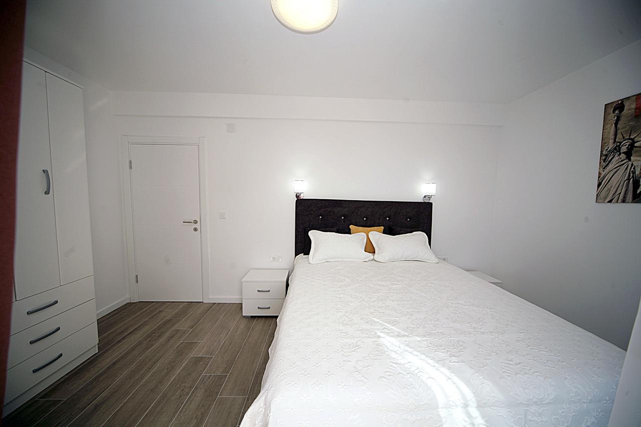 Sea Star Apartment Dobra Voda Ngoại thất bức ảnh